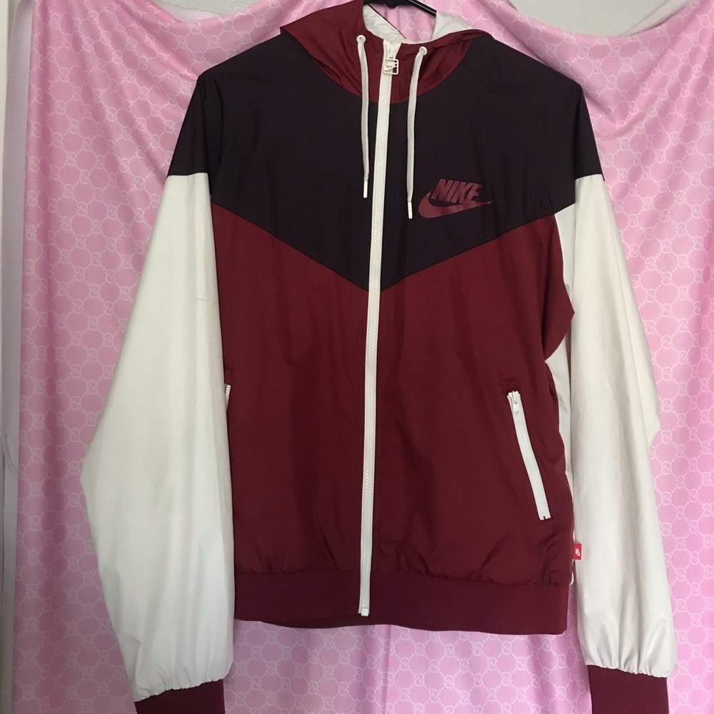 NIKE WINDBREAKER